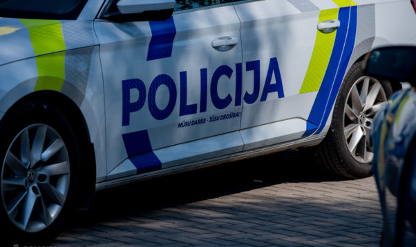 policija